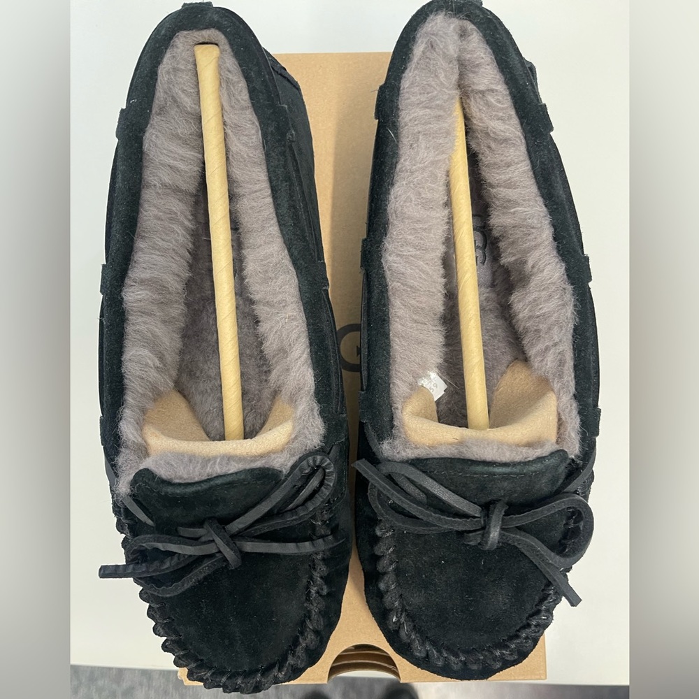 Brand New Ugg Bella II slippers Size 5